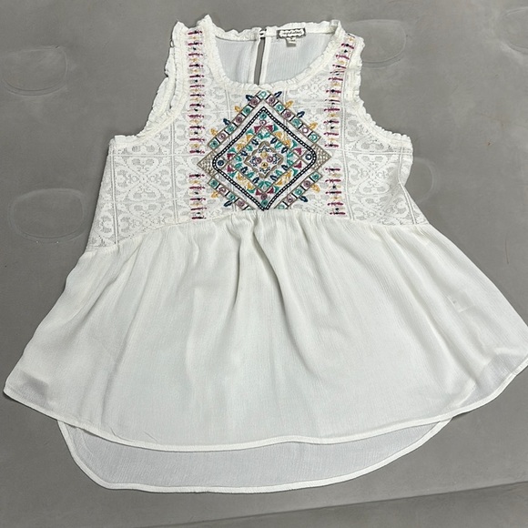 Eyeshadow Tops - Eyeshadow Sequin Machine embroidered sleeveless top/ blouse Cream, S, hi-low hem